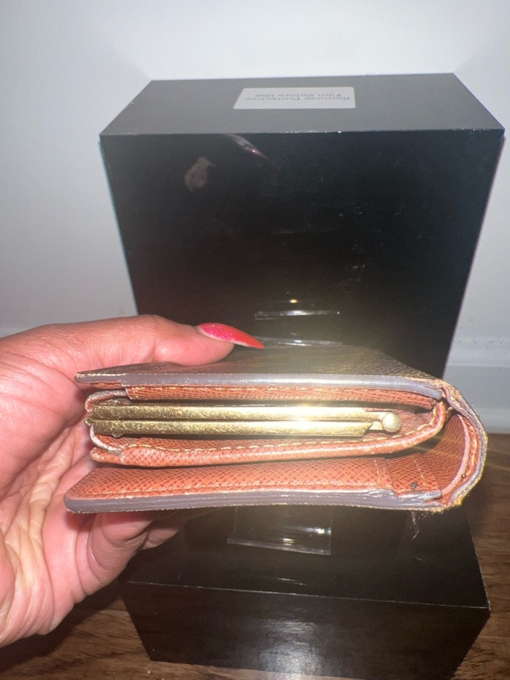Louis Vuitton Monogram Canvas Wallet with Kisslock - Picture 8 of 14